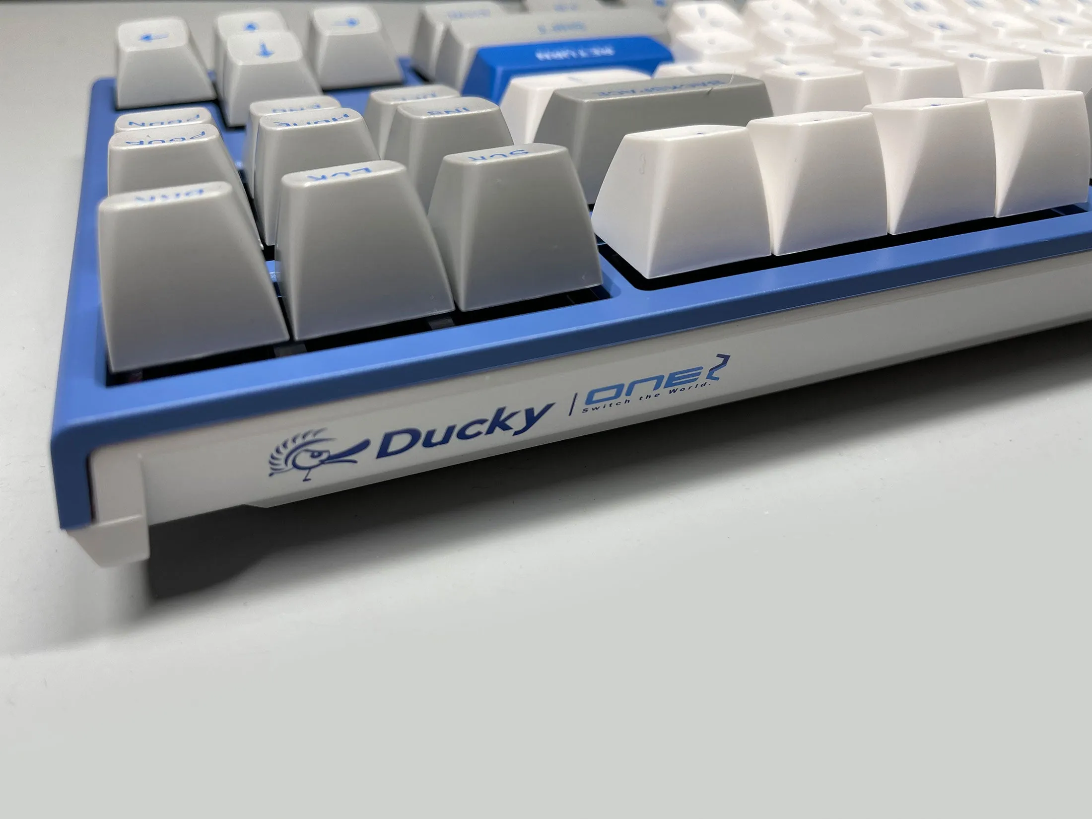 Ducky One 2 TKL 'Good in Blue' case with MT3 Camillo Keyset